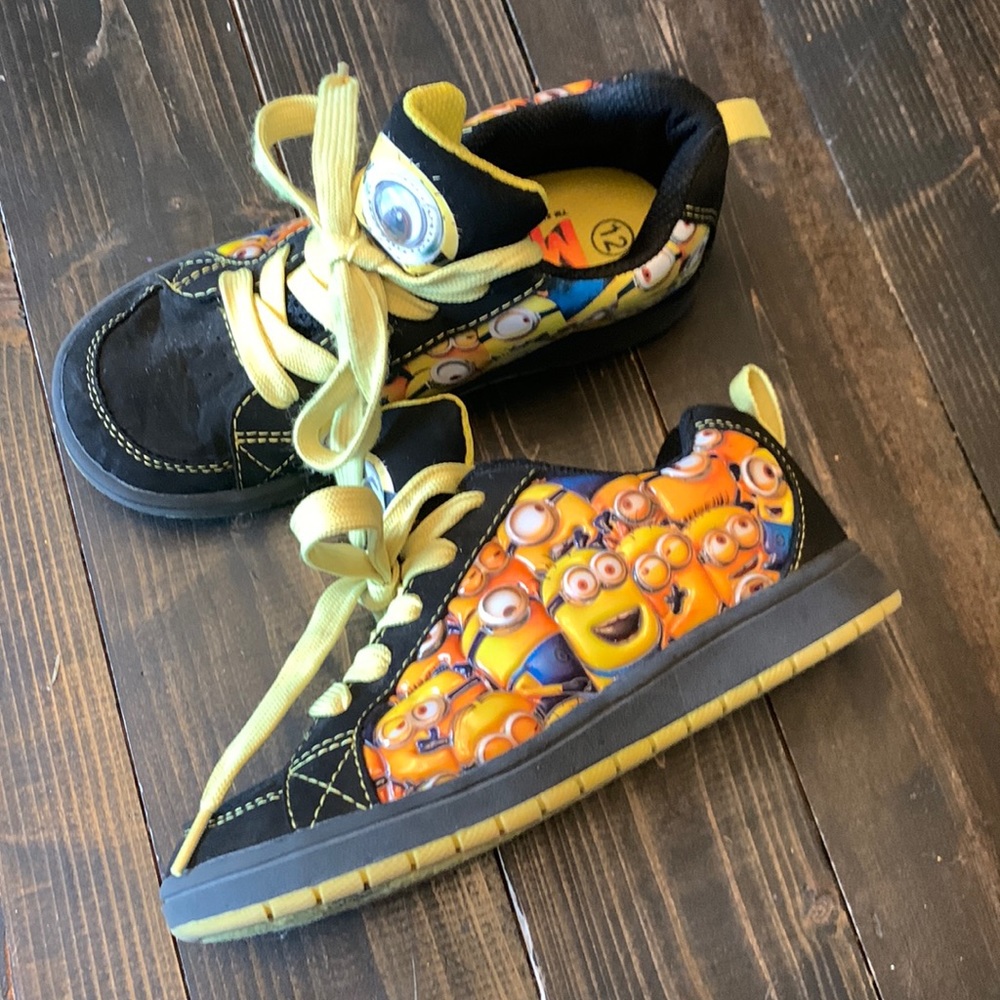 Minion sneakers 👟
